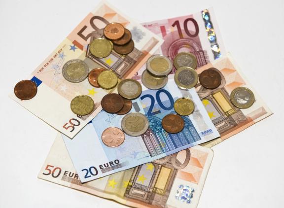 De hoge rente van de afgelopen jaren vertoont weer een langzaam dalende trend wat een gunstig effect heeft op de kostprijs en liquiditeit